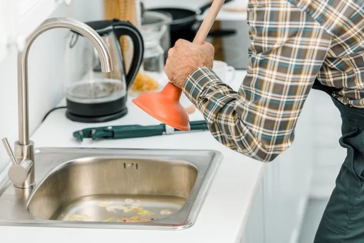 رفع گرفتگی سینک ظرفشویی با روش خانگی و تخصصی